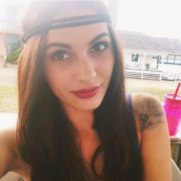 Profile Picture of Cheyenne Crosby (@cheyennerachele) on Poshmark