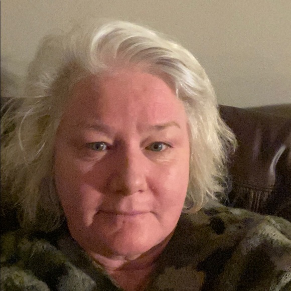 Profile Picture of Mary Joyce (@maryjoyce198) on Poshmark