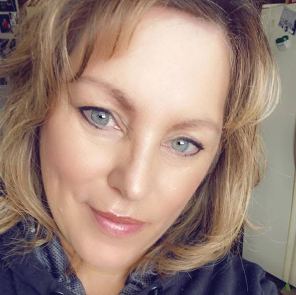 Profile Picture of Dawn Pohlen (@dpohlen) on Poshmark