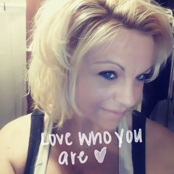 Profile Picture of Erica Horning (@horningerica342) on Poshmark