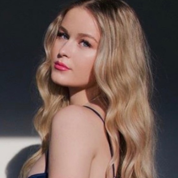 Profile Picture of Rachel Ockeloen (@raycameron01) on Poshmark