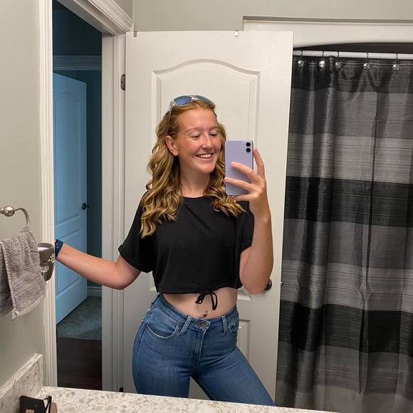 Profile Picture of Dallas Beaupre (@dallasbeaupre99) on Poshmark