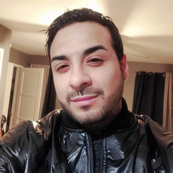 Profile Picture of Cesar Chimal (@cesar9990) on Poshmark