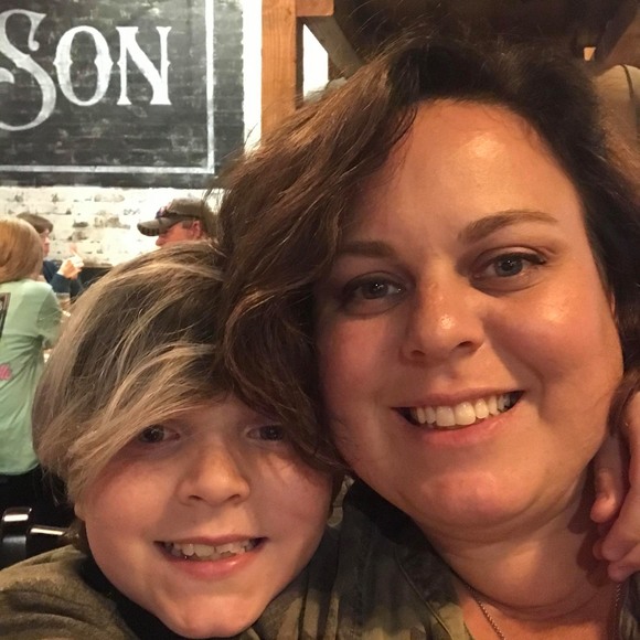 Profile Picture of Autumn Sitlinger (@asitlinger) on Poshmark