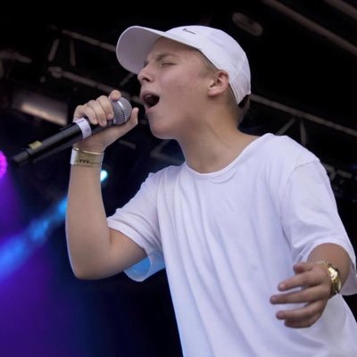 Profile Picture of Aaron Floyd (@AaronFloydMusic) on Twitter