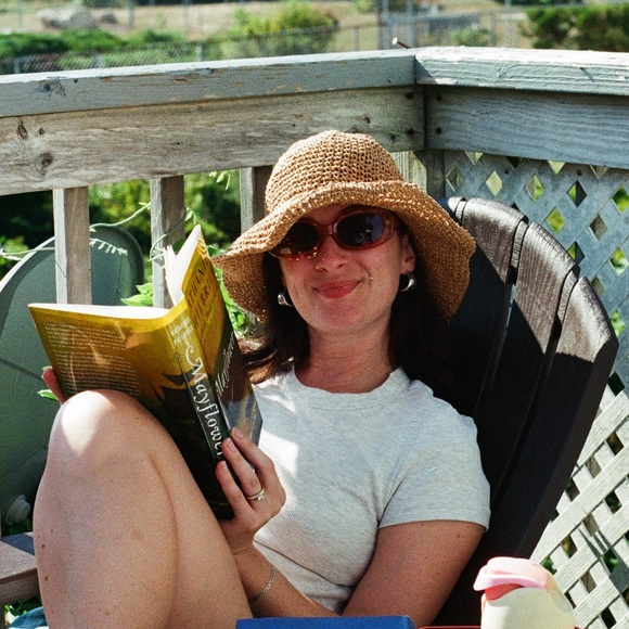 Profile Picture of Erika Reals (@erikareals) on Poshmark