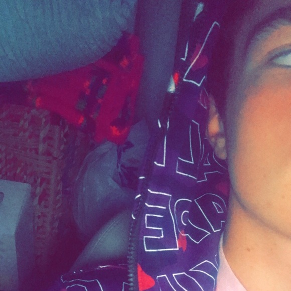 Profile Picture of Christian Quinn (@christian16652) on Poshmark