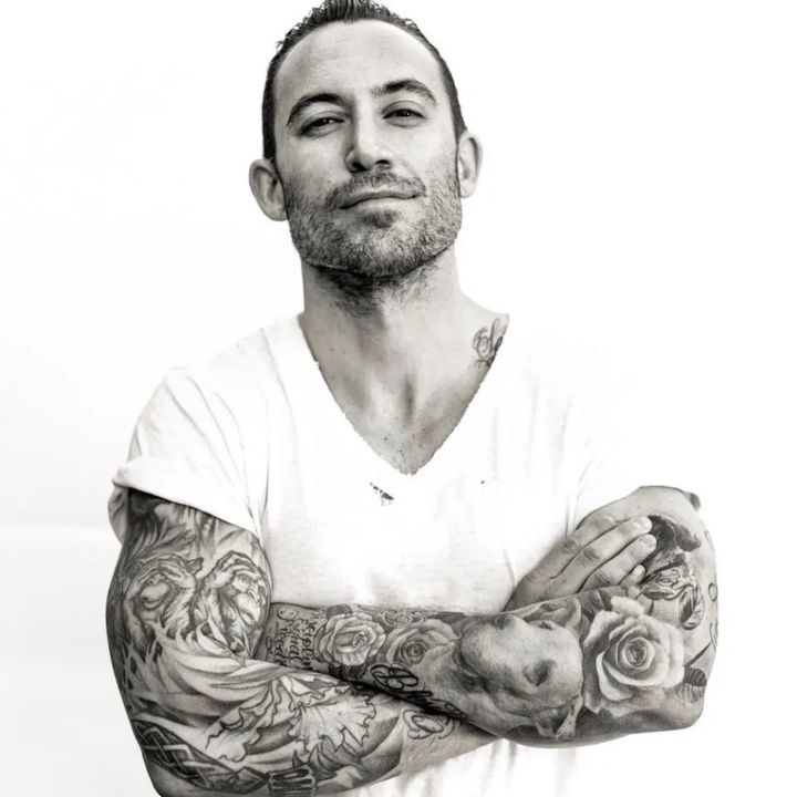 Profile Picture of michaelchenow (@michaelchenow) on Tiktok