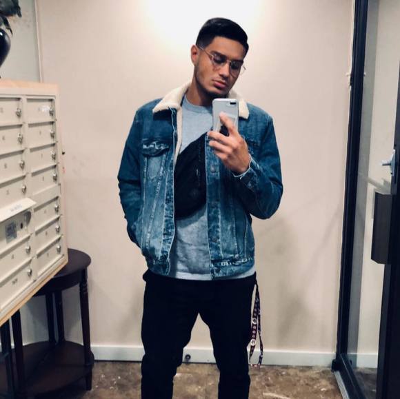 Profile Picture of Adrian Bernal (@adrifc) on Poshmark