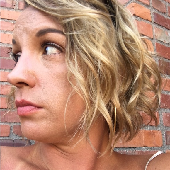 Profile Picture of Alison Chown (@alison0912) on Poshmark