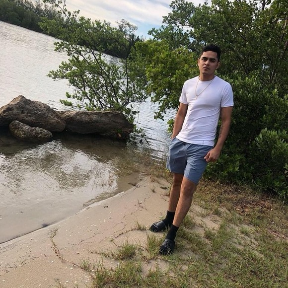 Profile Picture of Jose Castellon (@josecastello201) on Poshmark