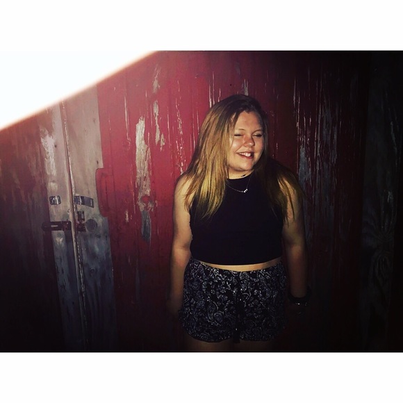 Profile Picture of Bonnie Limoli (@limolibonnie) on Poshmark