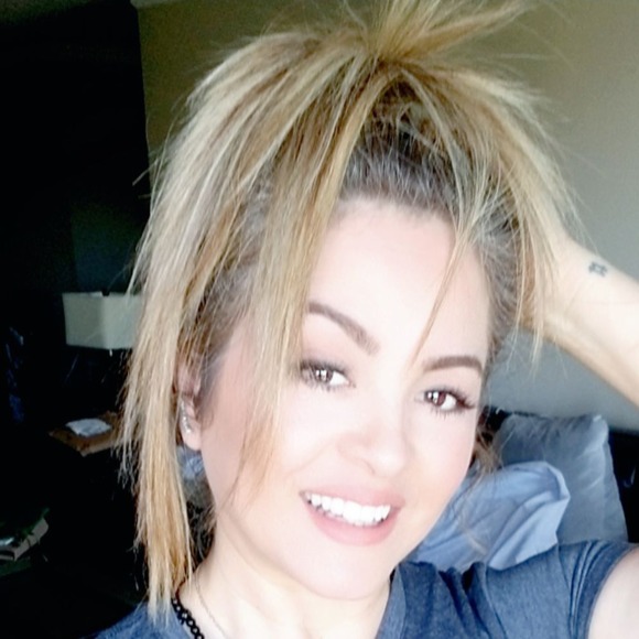 Profile Picture of Angie Celis (@angel43a) on Poshmark