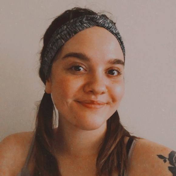 Profile Picture of Gabbie Batzko (@poodlepony) on Poshmark