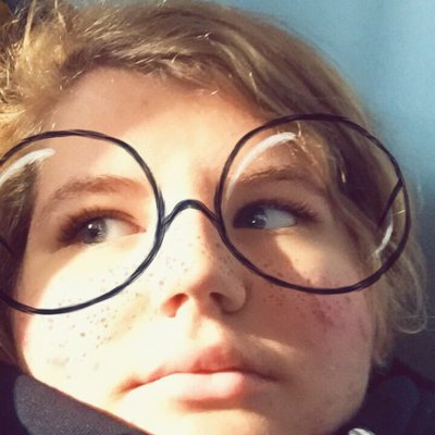 Profile Picture of Chloe Crouch (@Easybezzzy) on Twitter