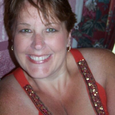 Profile Picture of Melinda Thompson (@Queenbee_1967) on Twitter