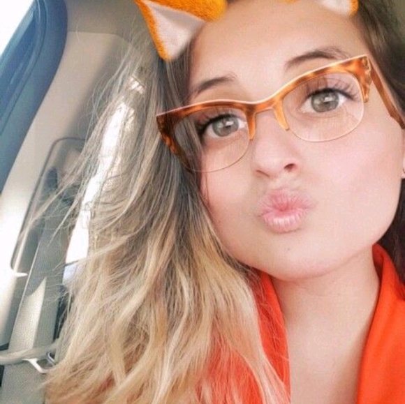 Profile Picture of Autumn Rohlman (@alrohlman) on Poshmark