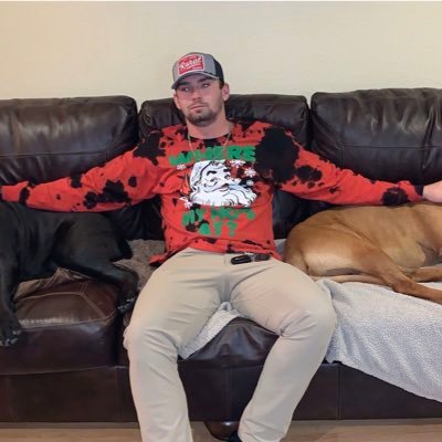 Profile Picture of Bailey Holbrook (@b_holbrook13) on Twitter