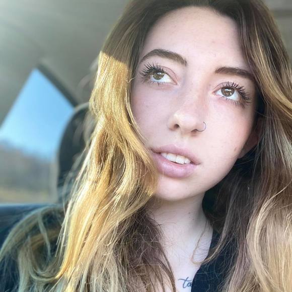 Profile Picture of Alex Shear (@alexshear) on Poshmark