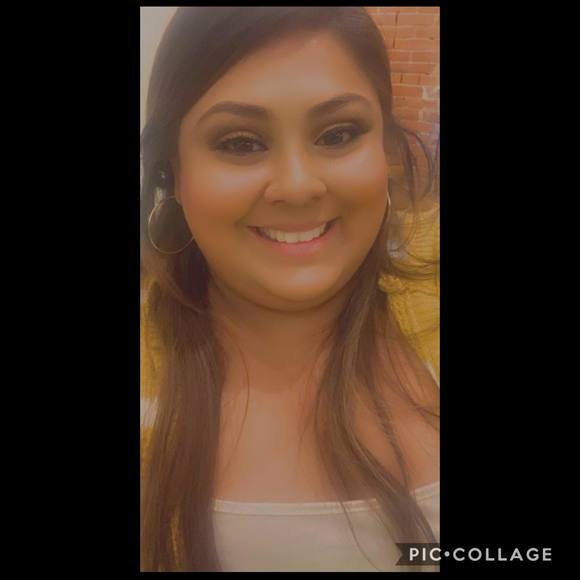 Alexia Ramirez - Poshmark Profile Picture of Alexia Ramirez (@aramirez17) on Poshmark