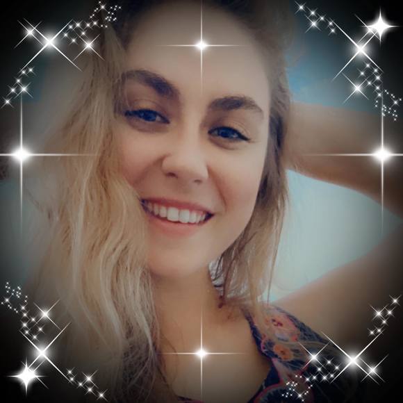 Profile Picture of Caitlin Wachs (@pisceanflower) on Poshmark