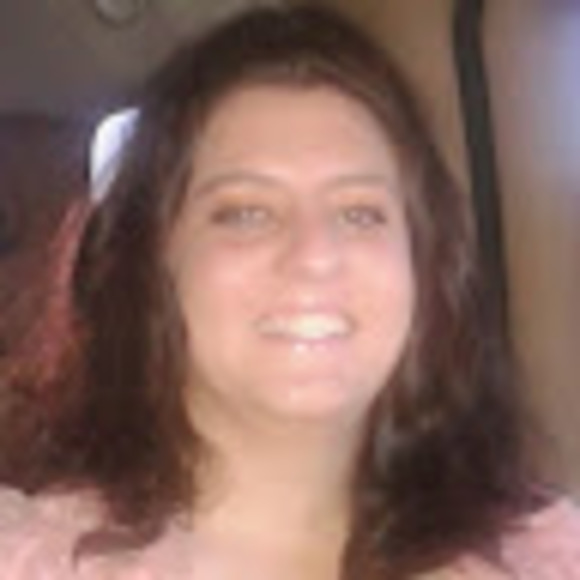 Profile Picture of Courtney Legasse (@laurenaries54) on Poshmark