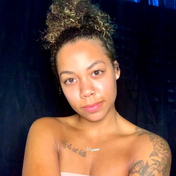 Aeyane Mattress - Poshmark Profile Picture of Aeyane Mattress (@aeyanencm) on Poshmark