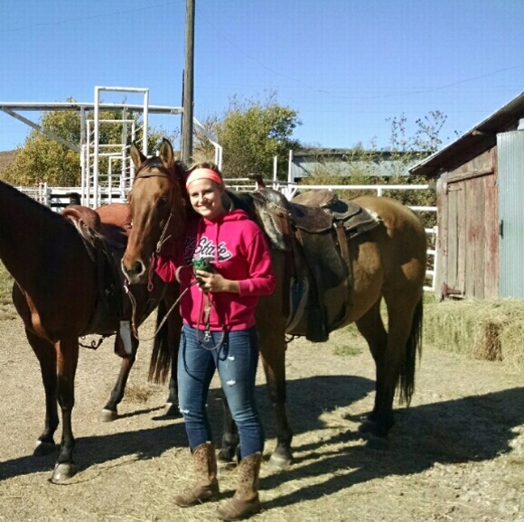 Profile Picture of Emily Norberg (@emilydawn11) on Poshmark