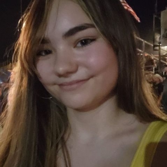 Profile Picture of Olivia Konicek (@oliver_23) on Poshmark