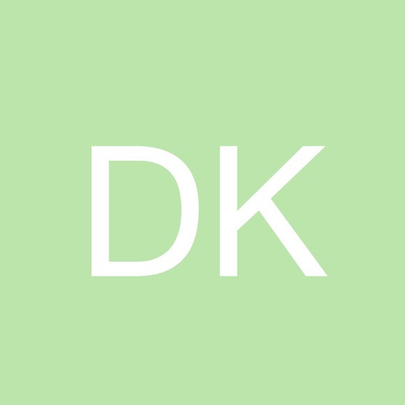Profile Picture of Dana Keefer (@danalynnrhea) on Poshmark
