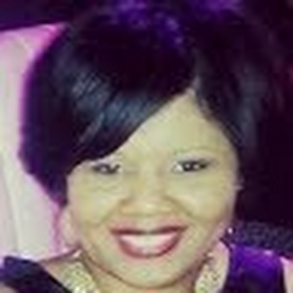 Profile Picture of Aisha Coleman-holmes (@acolem1) on Poshmark