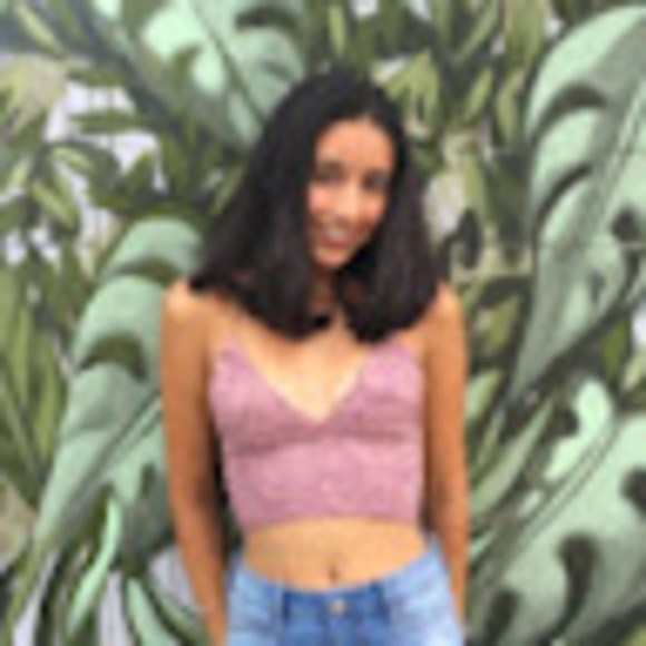 Profile Picture of Gisselle Perez (@gisssellleeee) on Poshmark