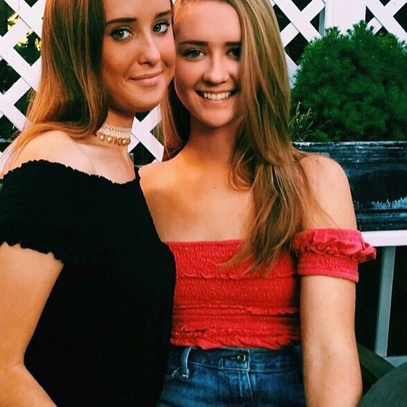 Profile Picture of Janie Mcniff (@janiemcniff2000) on Poshmark