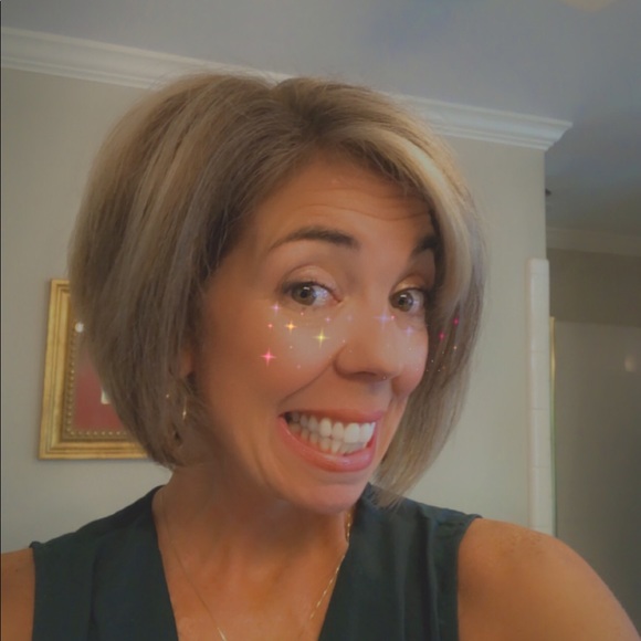 Profile Picture of Jennifer Minges (@jminges) on Poshmark