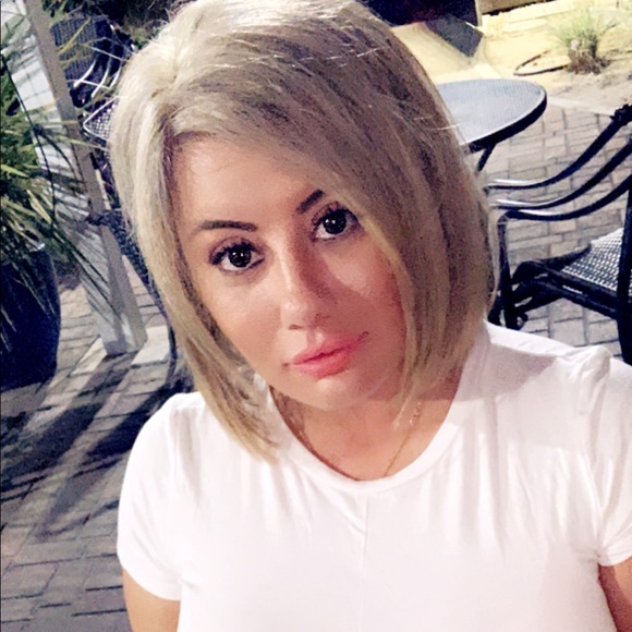 Profile Picture of Christina Davoudpour (@c_davoudpour) on Poshmark