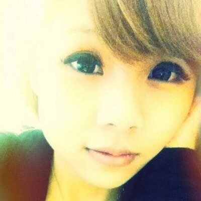 Profile Picture of Phoebe Lim (@yuebabe) on Twitter