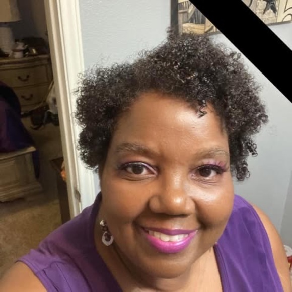 Profile Picture of Buronica Pickens (@badamspic4) on Poshmark