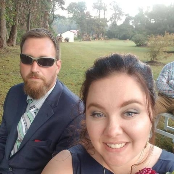 Profile Picture of Amanda Keesey (@algooding73) on Poshmark