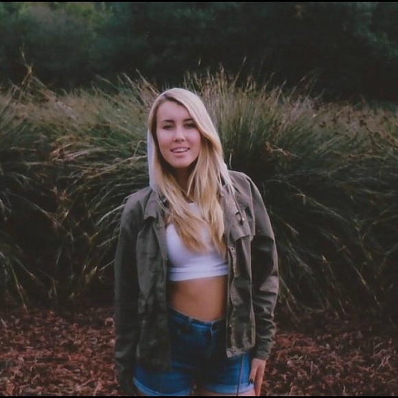 Profile Picture of Breana Swirsky (@bdswirsky) on Poshmark