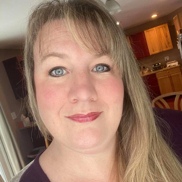 Profile Picture of Elena Shawback (@elenainak) on Poshmark