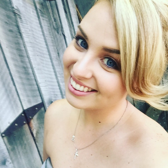 Profile Picture of Trish Mcmurtry (@trishm89) on Poshmark