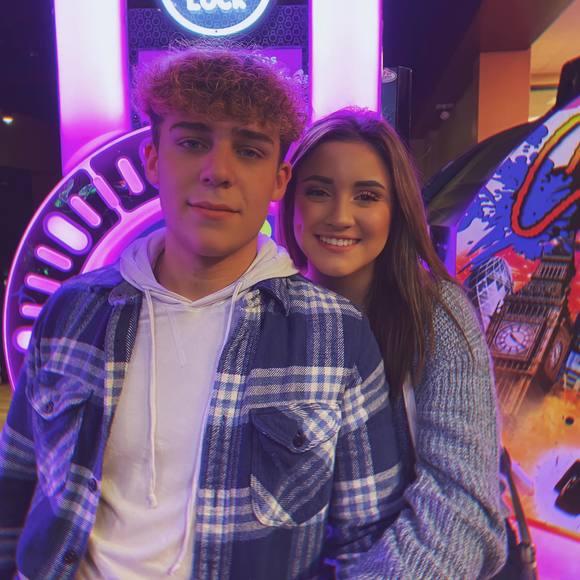 Profile Picture of Laiklyn Logue (@laiklynlogue) on Poshmark