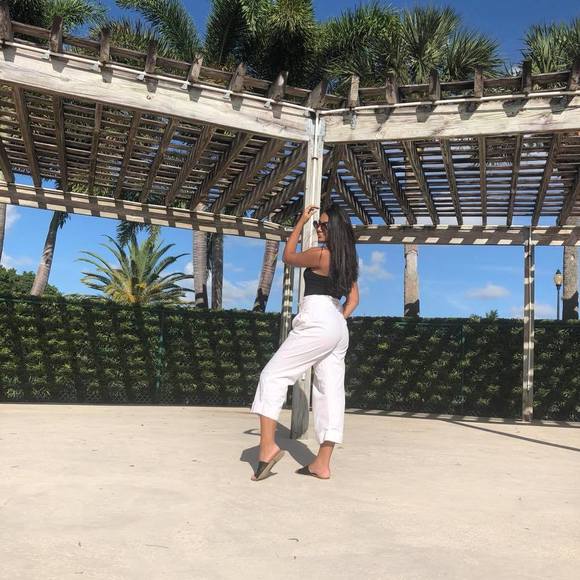 Profile Picture of Alexa Galeano (@alexatheg) on Poshmark