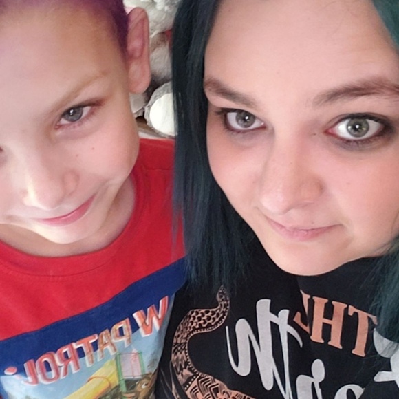 Profile Picture of Stacie Dreyer (@stacie_dreyer) on Poshmark