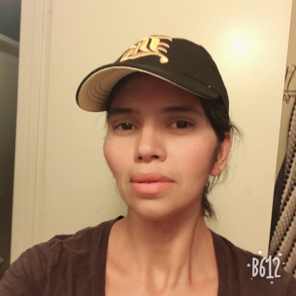 Profile Picture of Olivia Alonso (@olivia_alonso) on Poshmark