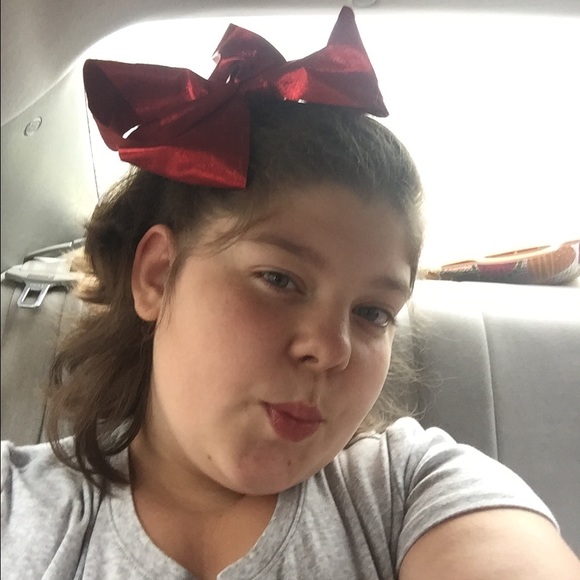 Oe Levinski - Poshmark Profile Picture of Oe Levinski (@olevinski) on Poshmark