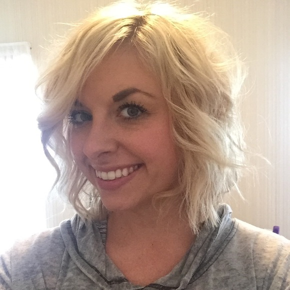 Profile Picture of Amanda Carlson (@amandaturice) on Poshmark