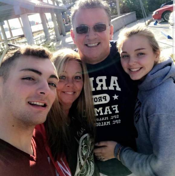 Profile Picture of Kaleigh Malson (@kaleighanna01) on Poshmark