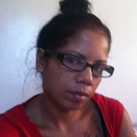 Profile Picture of Yesenia Alicea (@tati729) on Poshmark