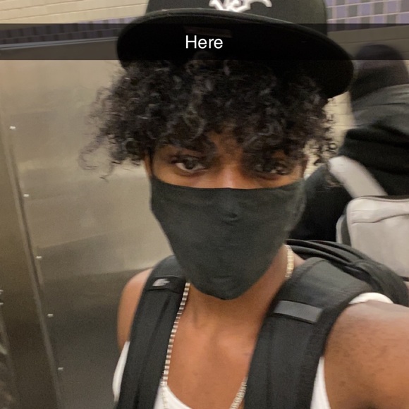 Archie Archie - Poshmark Profile Picture of Archie Archie (@archiexo) on Poshmark